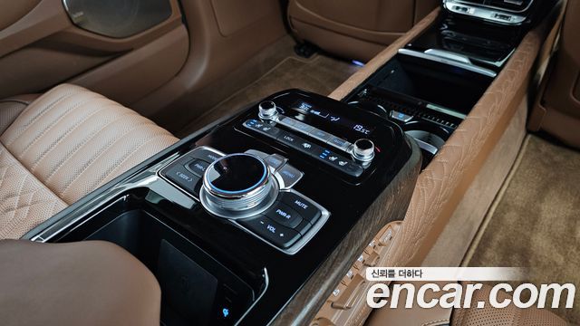 Genesis G90 5.0 AWD Limousine Prestige 2020 — фото 19