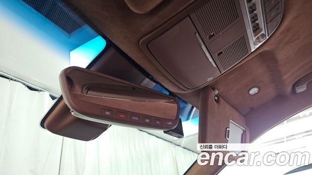 Genesis G90 5.0 AWD Limousine Prestige 2020 — фото 30