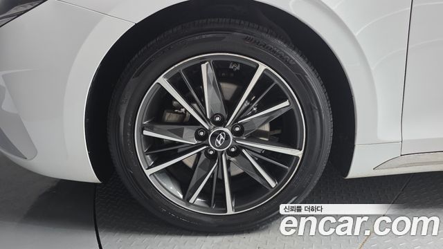 Hyundai Grandeur (IG) 2.5 Le Blanc 2023 — фото 5