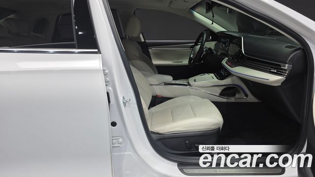 Hyundai Grandeur (IG) 2.5 Le Blanc 2023 — фото 11