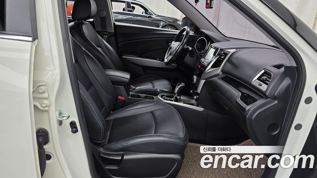 KG Mobility (SsangYong) Tivoli Diesel LX 2WD 2016 — фото 11