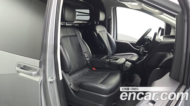 Hyundai Staria Cargo 3-Seater Modern 2022 — фото 26