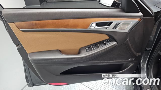Genesis G80 3.3 GDI AWD Prestige 2019 — фото 24