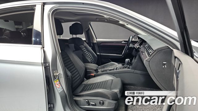 Volkswagen Passat GT (B8) 2.0 TDI 4Motion Prestige 2021 — фото 11