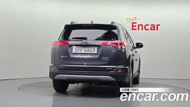 Toyota RAV4 2.5 4WD Hybrid 4th 2018 — фото 4