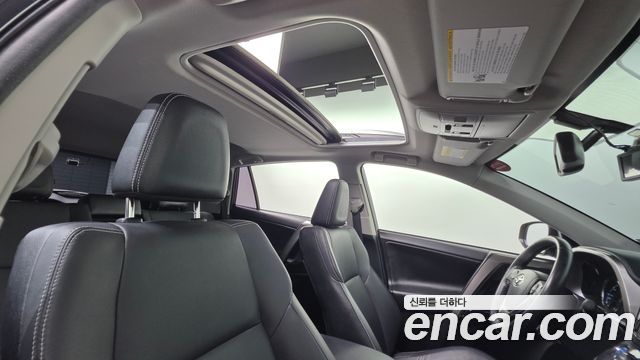 Toyota RAV4 2.5 4WD Hybrid 4th 2018 — фото 20