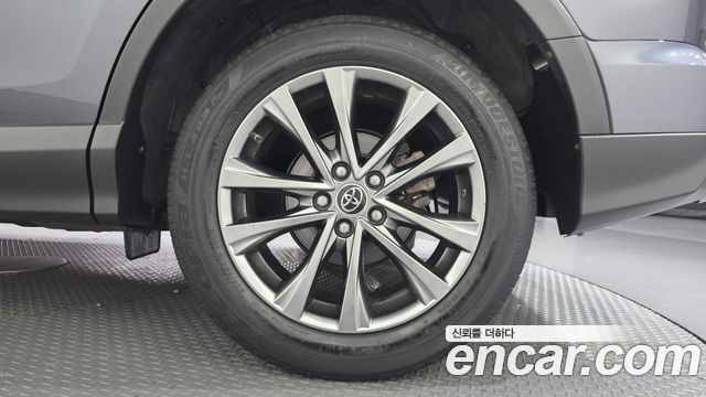 Toyota RAV4 2.5 4WD Hybrid 4th 2018 — фото 21