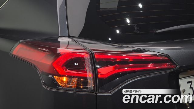 Toyota RAV4 2.5 4WD Hybrid 4th 2018 — фото 23