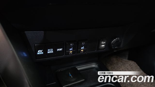 Toyota RAV4 2.5 4WD Hybrid 4th 2018 — фото 31