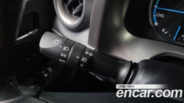 Toyota RAV4 2.5 4WD Hybrid 4th 2018 — фото 33