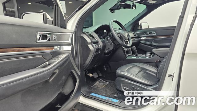 Ford Explorer 2.3 Limited 4WD 5th 2017 — фото 10