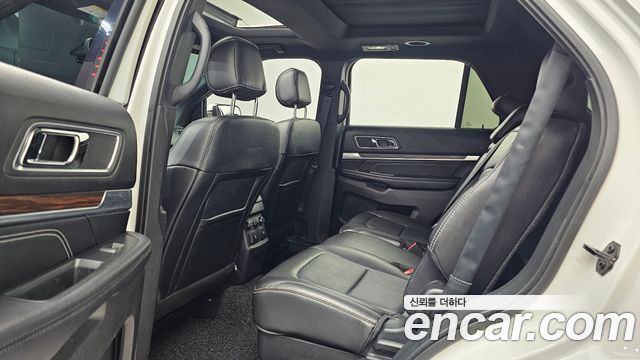 Ford Explorer 2.3 Limited 4WD 5th 2017 — фото 12