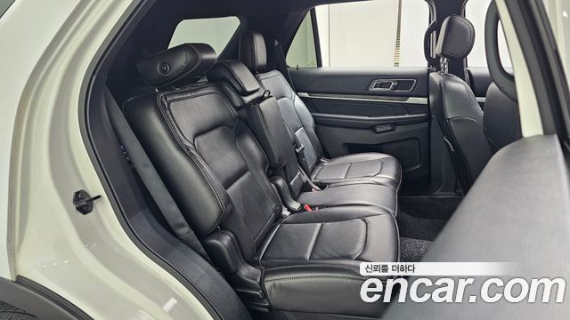 Ford Explorer 2.3 Limited 4WD 5th 2017 — фото 13