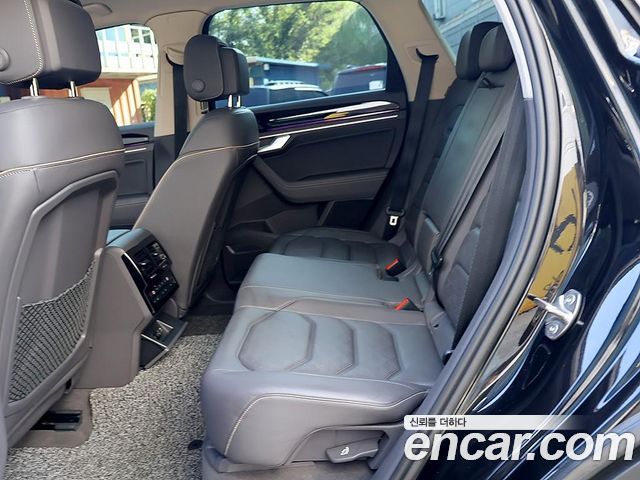 Volkswagen Touareg (III) 3.0 TDI Prestige 2021 — фото 16