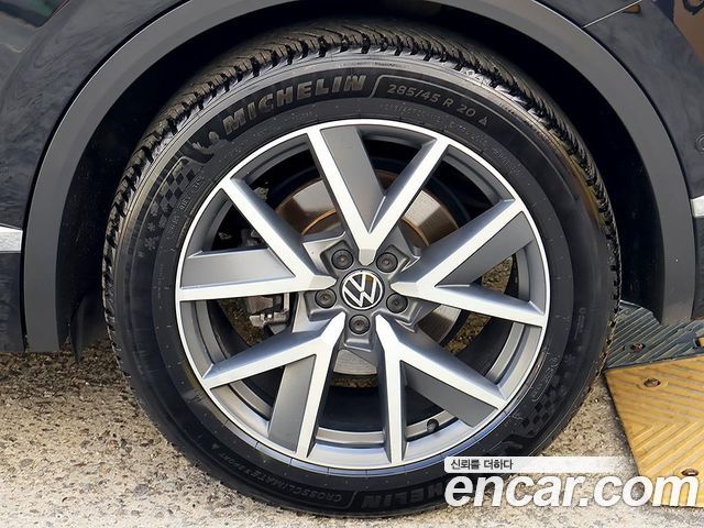 Volkswagen Touareg (III) 3.0 TDI Prestige 2021 — фото 22