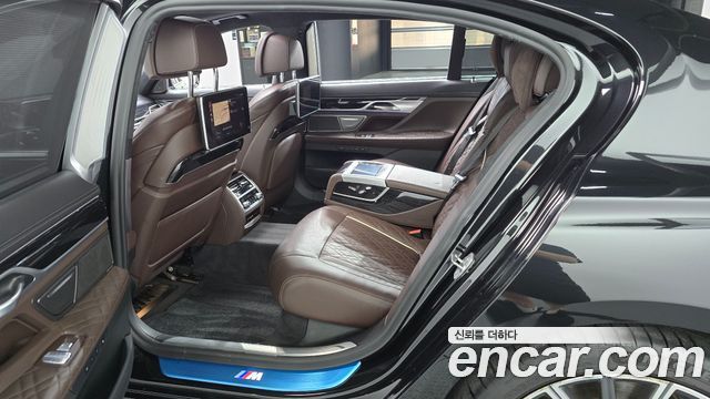 BMW 7 Series (G11) 730Ld xDrive M Sport 2021 — фото 15