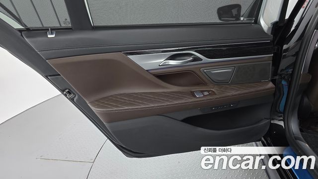 BMW 7 Series (G11) 730Ld xDrive M Sport 2021 — фото 31