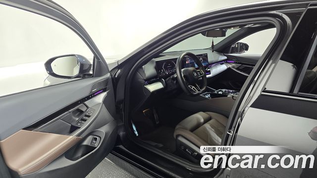 BMW 5 Series (G60) 520i M Sport 2024 — фото 10