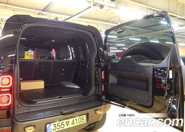 Land Rover Defender (L663) 110 P635 Octa Edition 1 2025 — фото 10