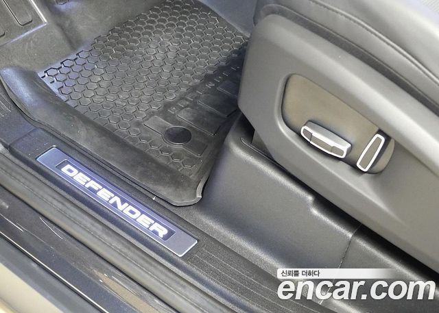 Land Rover Defender (L663) 110 P635 Octa Edition 1 2025 — фото 16