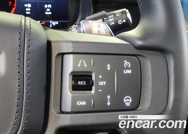 Land Rover Defender (L663) 110 P635 Octa Edition 1 2025 — фото 18