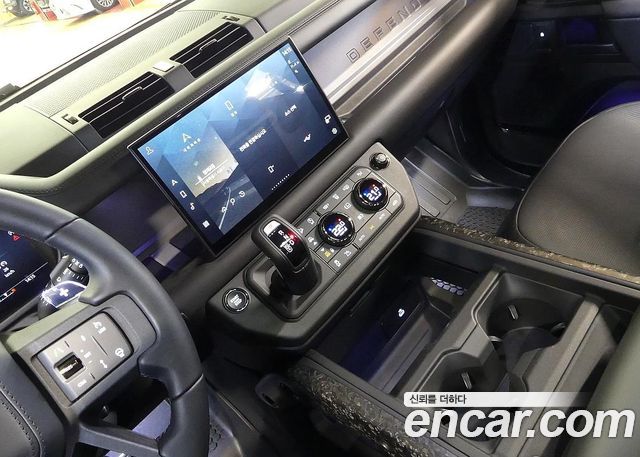 Land Rover Defender (L663) 110 P635 Octa Edition 1 2025 — фото 19