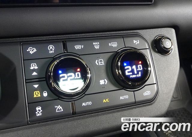 Land Rover Defender (L663) 110 P635 Octa Edition 1 2025 — фото 22