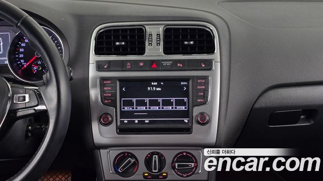 Volkswagen Polo 1.4 TDI R-Line 5th 2016 — фото 14