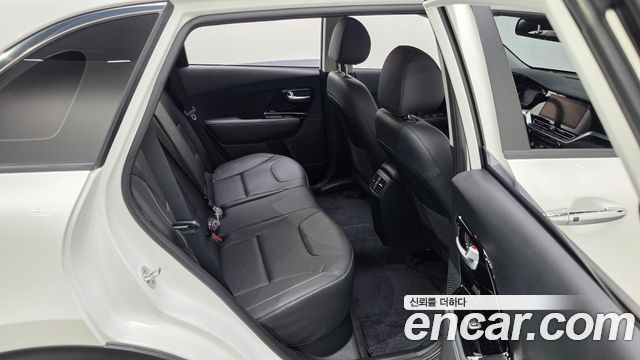 Kia Niro EV Prestige 2022 — фото 11