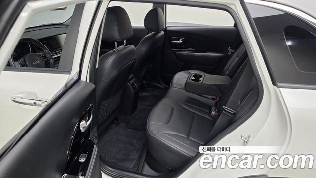 Kia Niro EV Prestige 2022 — фото 12