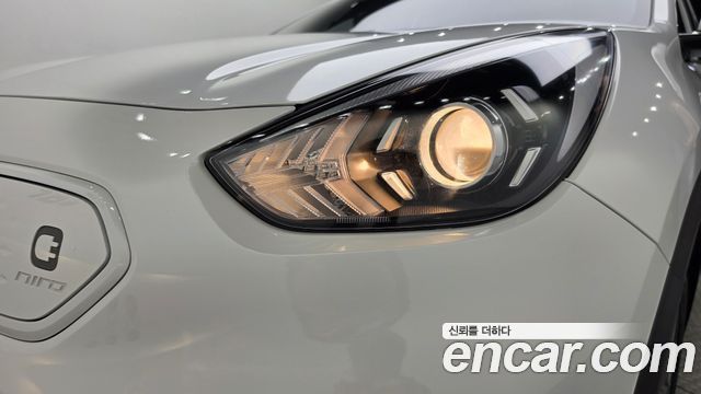 Kia Niro EV Prestige 2022 — фото 22