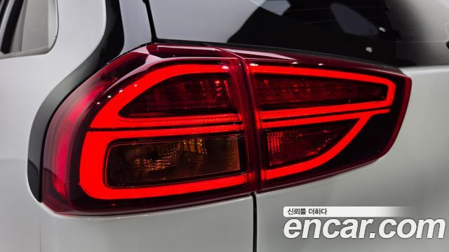 Kia Niro EV Prestige 2022 — фото 23