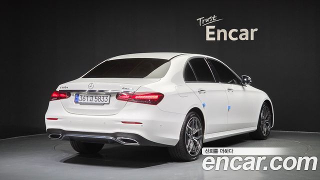 Mercedes-Benz E-Class (W213) E220d 4MATIC AMG Line 2022 — фото 2