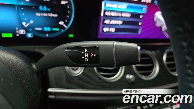 Mercedes-Benz E-Class (W213) E220d 4MATIC AMG Line 2022 — фото 9