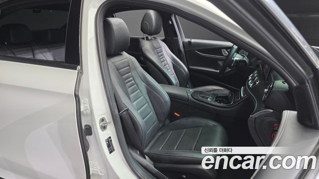 Mercedes-Benz E-Class (W213) E220d 4MATIC AMG Line 2022 — фото 11