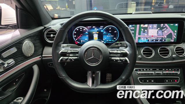 Mercedes-Benz E-Class (W213) E220d 4MATIC AMG Line 2022 — фото 12