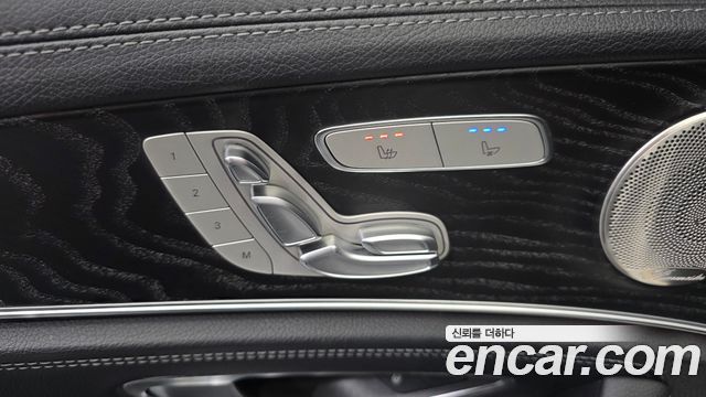 Mercedes-Benz E-Class (W213) E220d 4MATIC AMG Line 2022 — фото 13