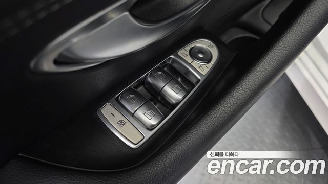 Mercedes-Benz E-Class (W213) E220d 4MATIC AMG Line 2022 — фото 14