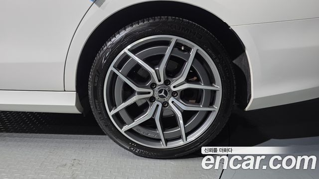 Mercedes-Benz E-Class (W213) E220d 4MATIC AMG Line 2022 — фото 21