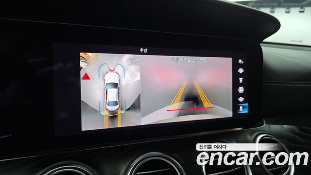 Mercedes-Benz E-Class (W213) E220d 4MATIC AMG Line 2022 — фото 27