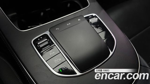 Mercedes-Benz E-Class (W213) E220d 4MATIC AMG Line 2022 — фото 29