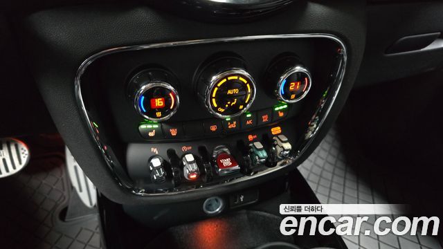 MINI Cooper Clubman Classic 2nd 2024 — фото 17