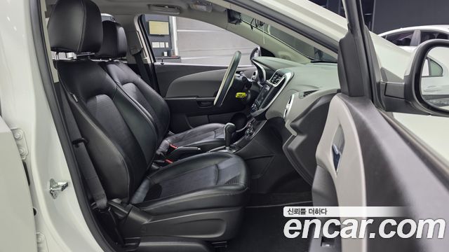 Chevrolet Aveo Sedan 1.4 Turbo LS 2018 — фото 11