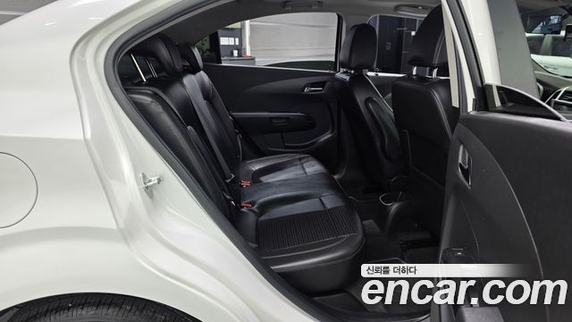 Chevrolet Aveo Sedan 1.4 Turbo LS 2018 — фото 12