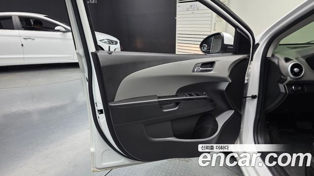 Chevrolet Aveo Sedan 1.4 Turbo LS 2018 — фото 24