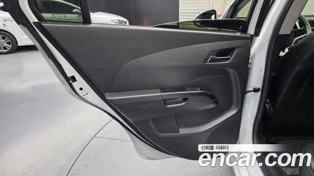 Chevrolet Aveo Sedan 1.4 Turbo LS 2018 — фото 25