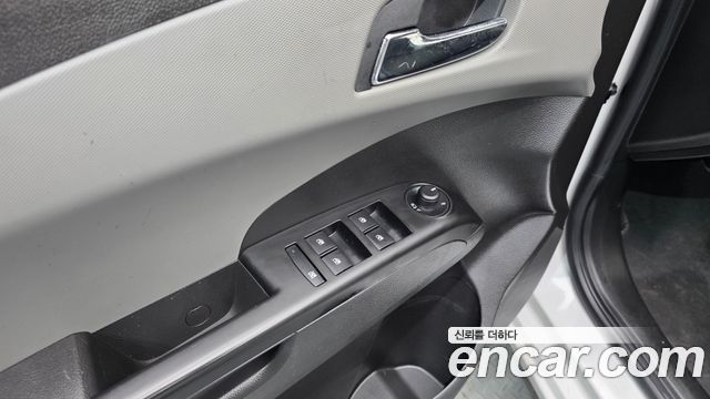 Chevrolet Aveo Sedan 1.4 Turbo LS 2018 — фото 31