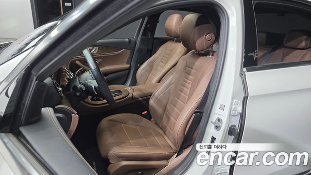 Mercedes-Benz E-Class (W213) E220d 4MATIC Exclusive 2021 — фото 10