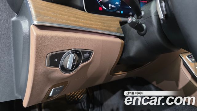 Mercedes-Benz E-Class (W213) E220d 4MATIC Exclusive 2021 — фото 15