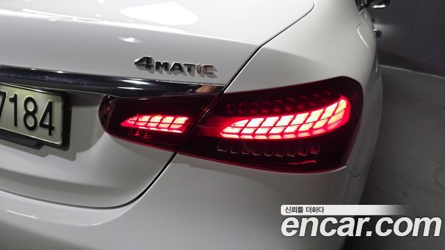 Mercedes-Benz E-Class (W213) E220d 4MATIC Exclusive 2021 — фото 23